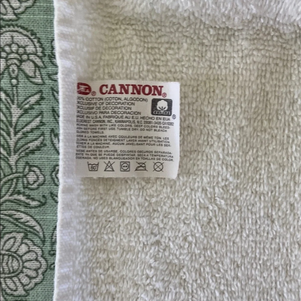 Coastal Shell/Starfish Hand Towels and Kitchen Decor.